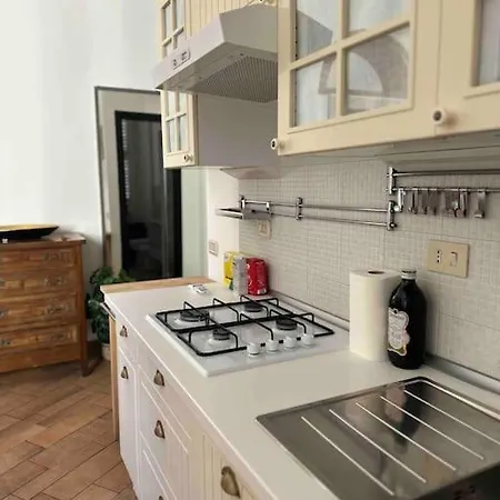 Xenia Apartments - Charming Garden Suite In Porta Venezia-2